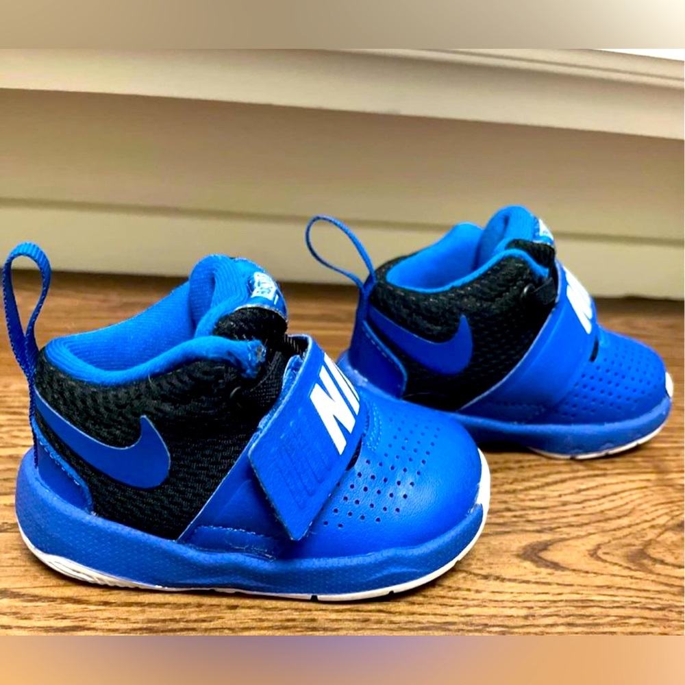 Nike Toddler Shoes Size 4